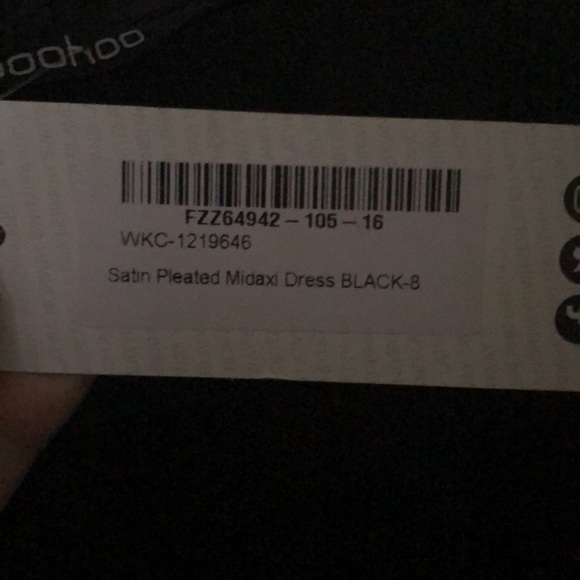 BNWT Black Satin Maxi Dress with Pleats BOOHOO Size 4 - Picture 7 of 7